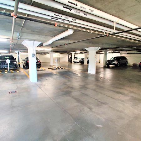 Monki Di Executive Suites - Glas - Luxury Inner City Home 3 Min To Downtown W Private Rooftop Patio Fireplace YYC Exteriör bild