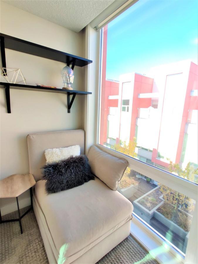 Monki Di Executive Suites - Glas - Luxury Inner City Home 3 Min To Downtown W Private Rooftop Patio Fireplace YYC Exteriör bild